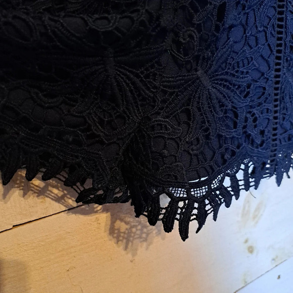 Adelyn Rae navy blue lace romper. Size Medium. Cut out back. - Picture 5 of 9